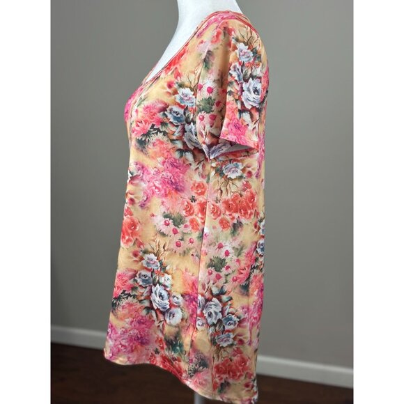 NEW LuLaRoe Womens Knit Tunic Top S Short Sleeve White Pink Floral Scoop Neck - Picture 3 of 8